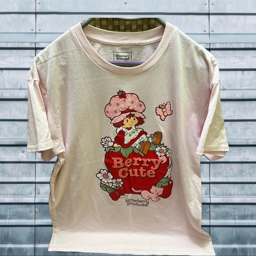 Strawberry Shortcake  Women’s Berry Cute Pink Tee L